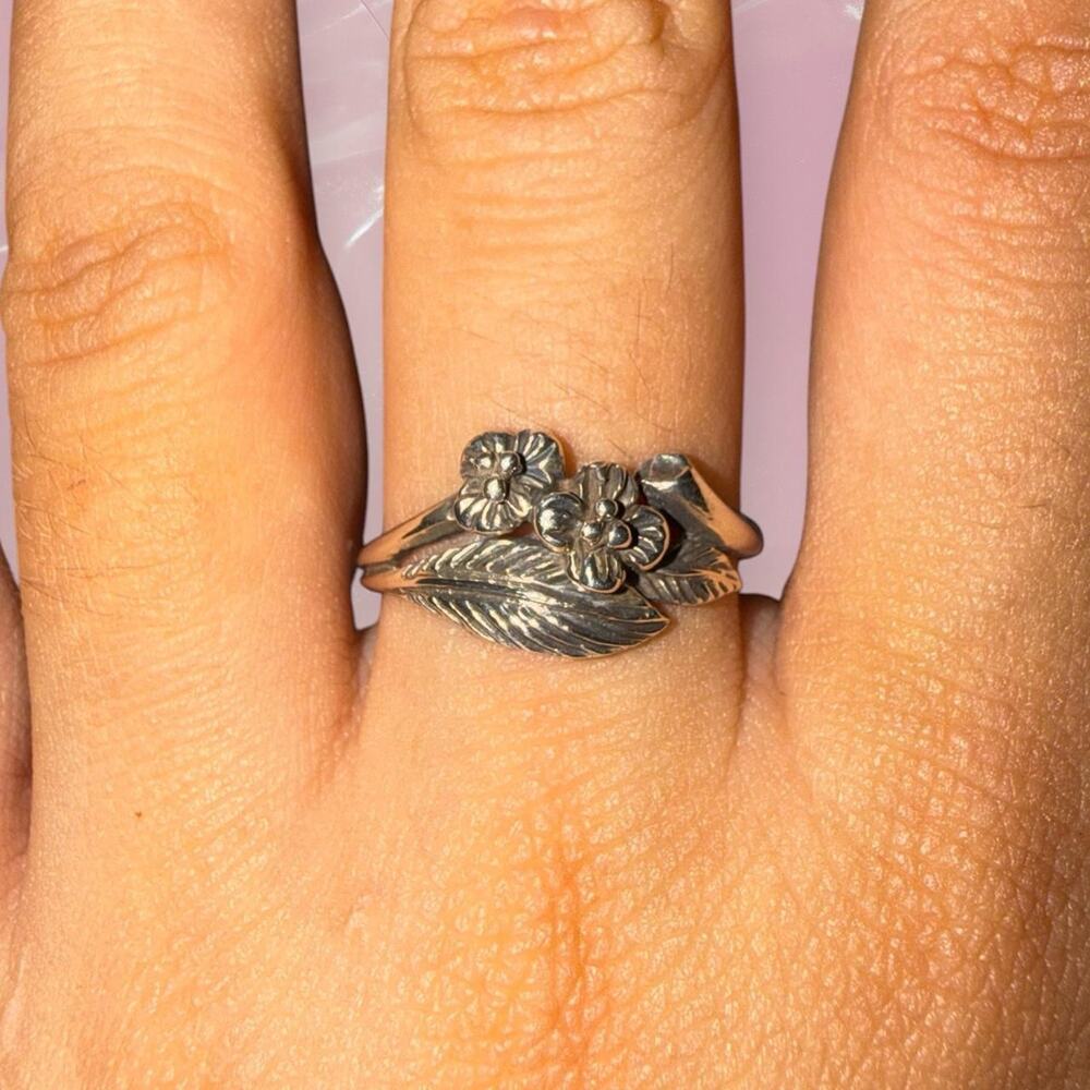 Vintage Fairycore Floral Flower Leaves 925 Sterling Silver Ring Size 9